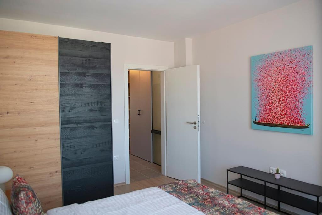 New York: A Spacious Modern Apartment With Parking Σόφια Εξωτερικό φωτογραφία